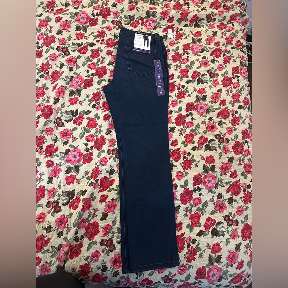 6 Pairs of Name brand jeans!! Democracy, Levi’s, etc. all size 16, some NWT - Picture 2 of 11